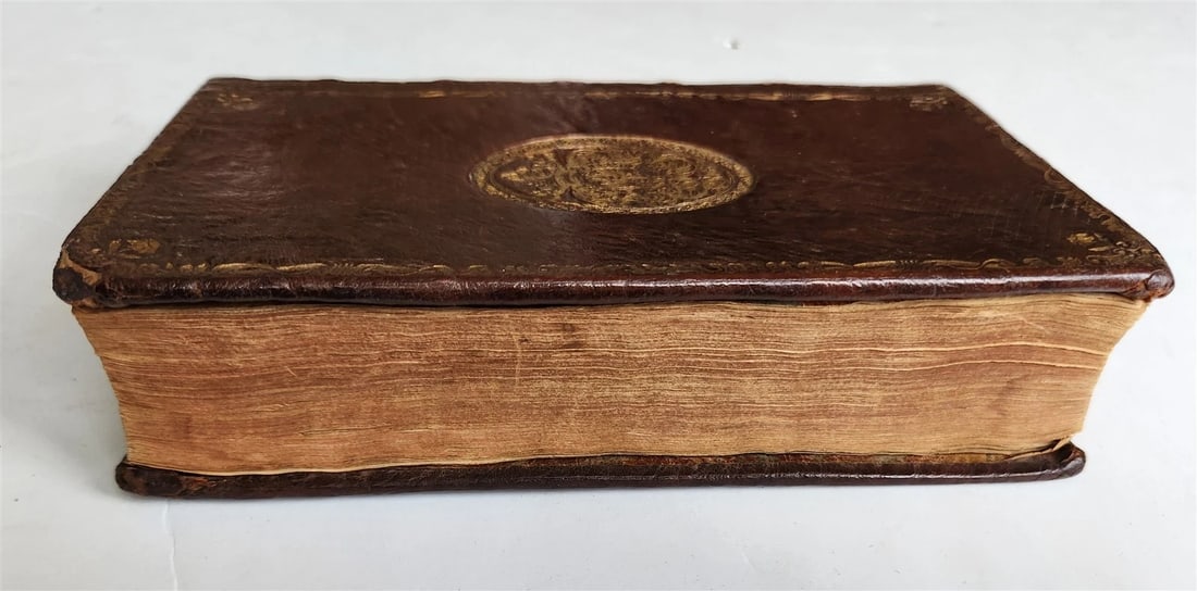 1794 Bibliotheca classica sive Lexicon manuale antique ARMORIAL BINDING - 2