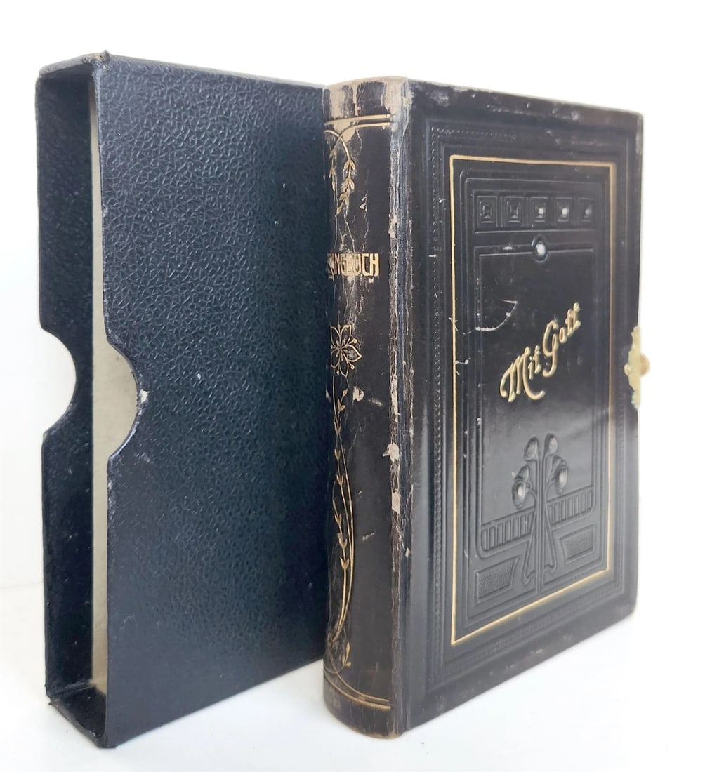 1907 GERMAN HYMNAL antique EVANGELISCHES GASANGBUCH: GERMAN HYMNAL EVANGELISCHES GASANGBUCH (Protestant Hymnal) Berlin; 1907 Original blind tooled leather decorated in gilt, intact clasp All edges are gilt. Silk endpapers. Original slip case Very good c