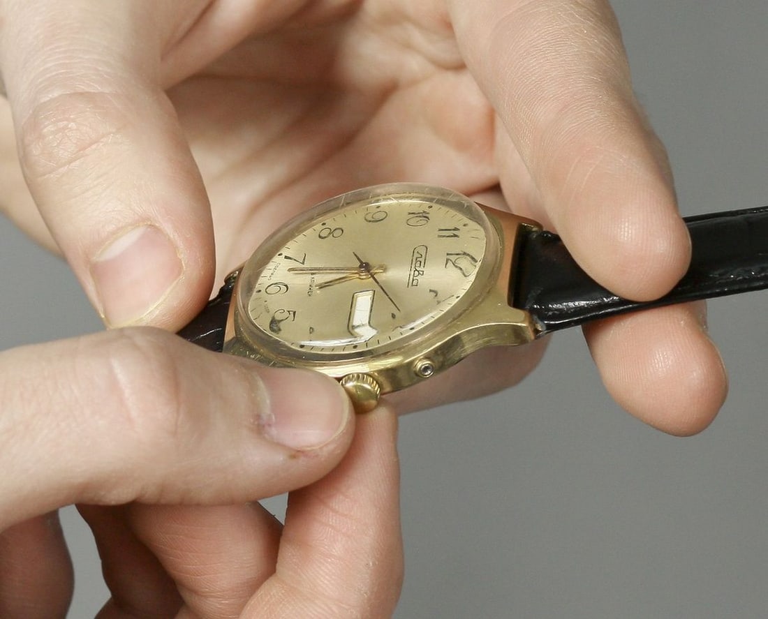 Slava Vintage Men Wrist Watch/ Vintage Russian Mechanical Watch Slava - 4