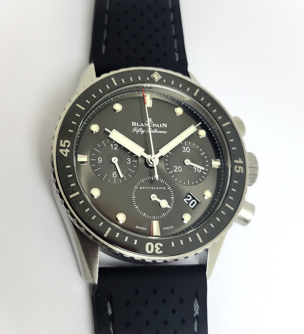 Mens Blancpain Fifty Fathoms Bathyscaphe Chronograph 43MM Grey Dial* EXLNT: Chronograph 43MM Grey Dial Aftermarket Rubber Strap (5200-1110-B52A) This Mens Blancpain watch is Swiss made Great present for watch collectors & enthusiasts! The Blancpain Fifty Fathoms Bathyscaphe (