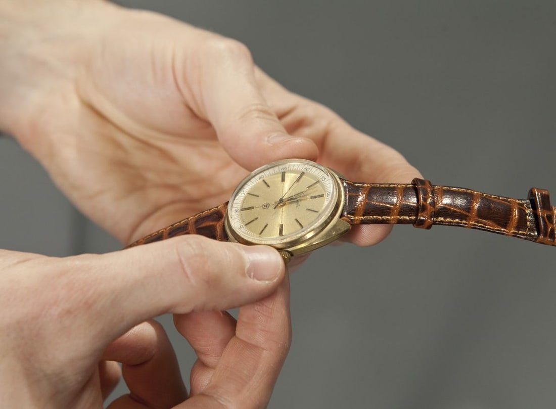 Raketa (quality mark) Vintage Men Wrist Watch / Russian Antique Unisex White USSR Watches - 4