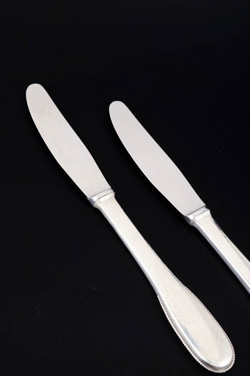 Evald Nielsen, Denmark. Two dinner knives in sterling silver and stainless steel. Approx. 1930s. - 2