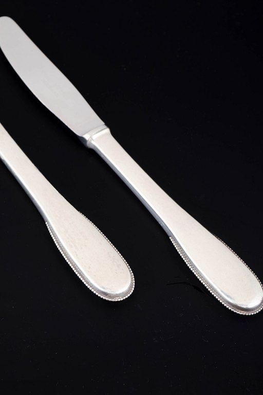 Evald Nielsen, Denmark. Two dinner knives in sterling silver and stainless steel. Approx. 1930s. - 3