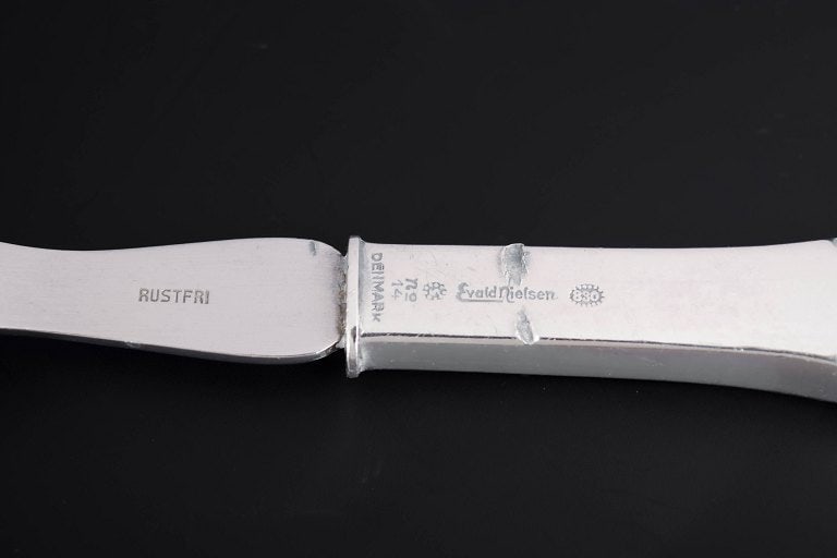 Evald Nielsen, Denmark. Salad fork in silver and stainless steel with a rounded handle. Approx. - 4