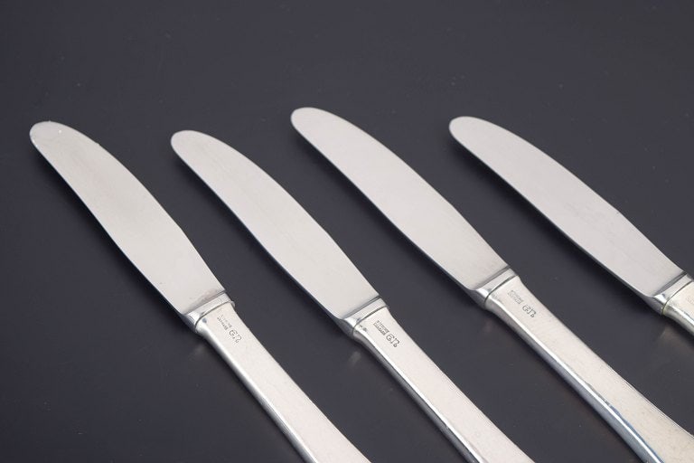Evald Nielsen, Denmark. Set of four Sterling silver and stainless steel lunch knives. Approx. 1930s. - 2