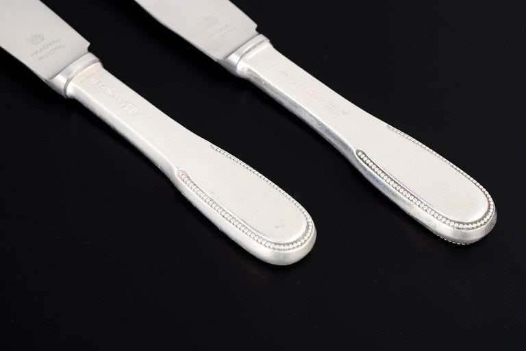 Evald Nielsen, Denmark. Two lunch knives in sterling silver and stainless steel. Approx. 1930s. - 2