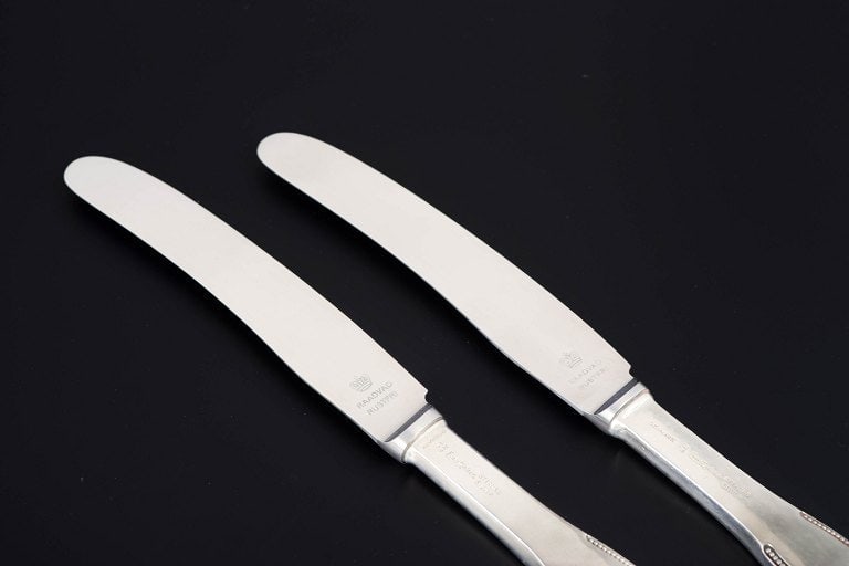 Evald Nielsen, Denmark. Two lunch knives in sterling silver and stainless steel. Approx. 1930s. - 3