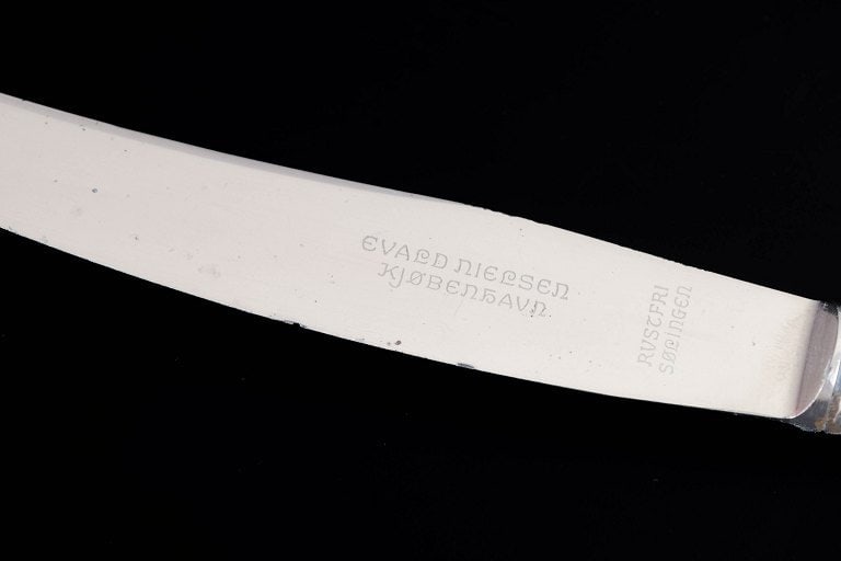 Evald Nielsen, Denmark. Two lunch knives in sterling silver and stainless steel. Approx. 1930s. - 5