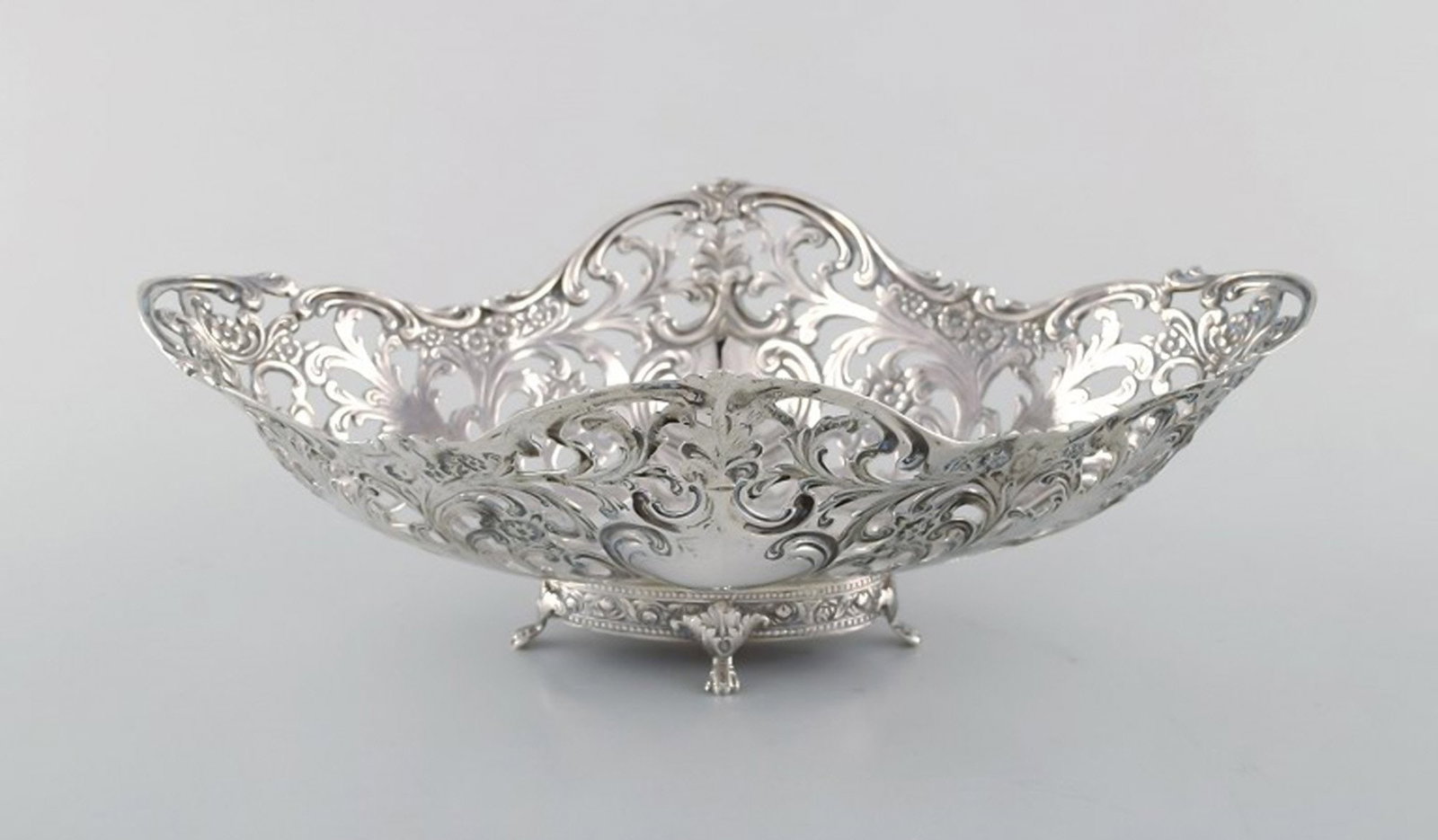 European silversmith. Ornamental silver bowl on feet. Ca. 1900. (1 of 7)
