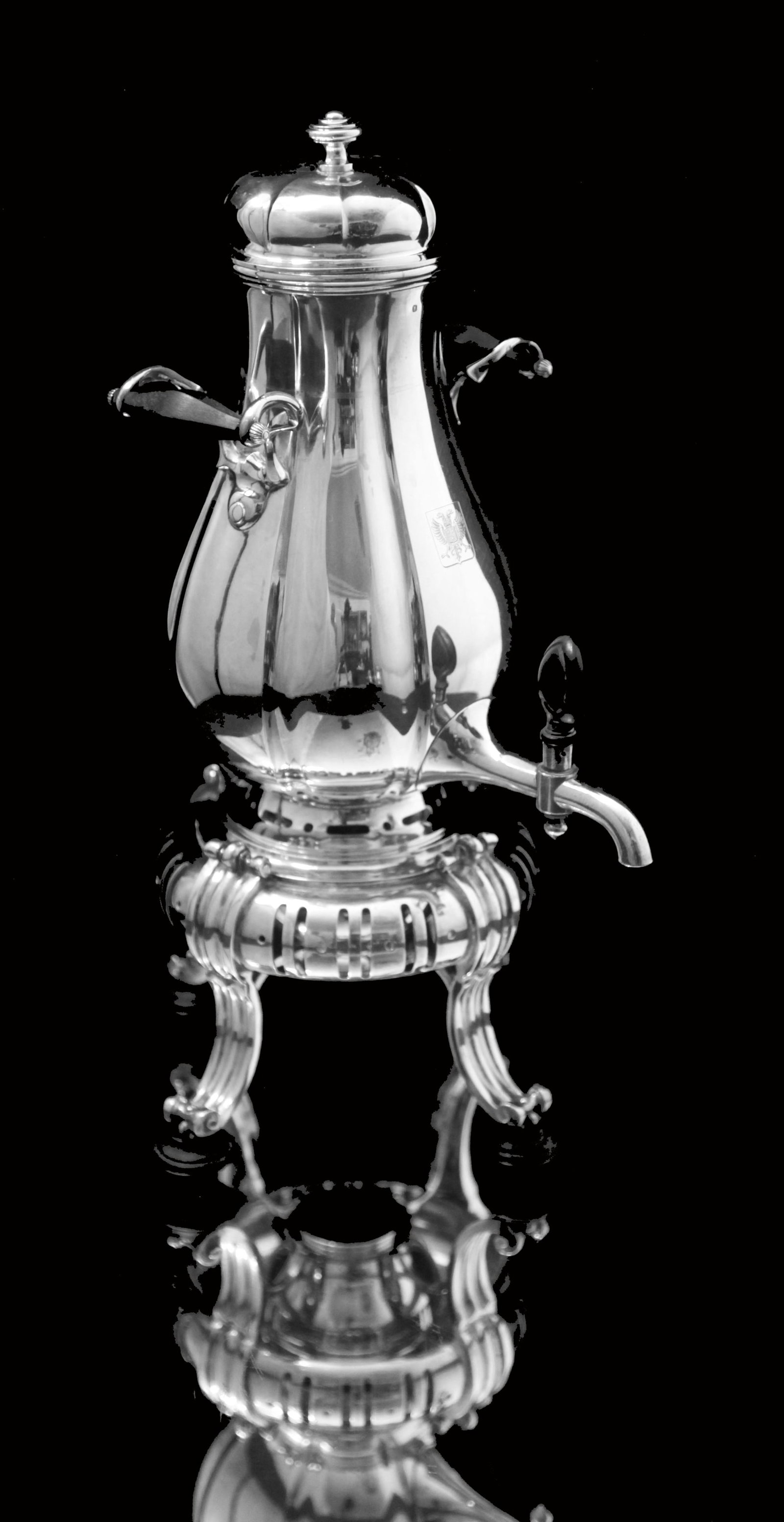 A pair of rare Georg Jensen jardiniere in sterling silver. The bowl is raised on leaves and acorns. - 5