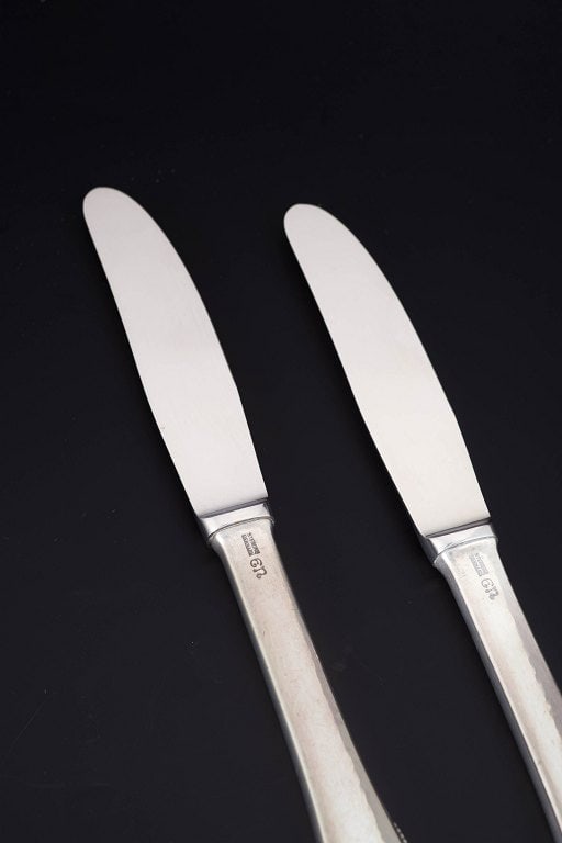 Evald Nielsen, Denmark. Two lunch knives in sterling silver and stainless steel. Approx. 1930s. - 2