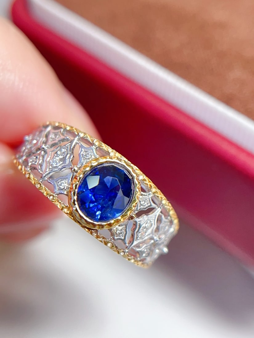 18K Gold Royal Blue Sapphire Ring - 3