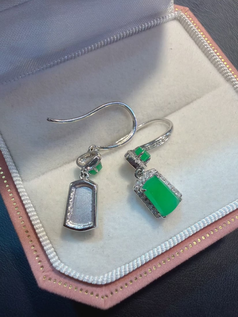 18K Gold Jade Earrings - 4