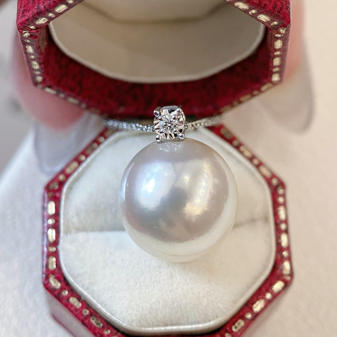 White South Sea Pearl Pendant with Minor Blemishes - 3