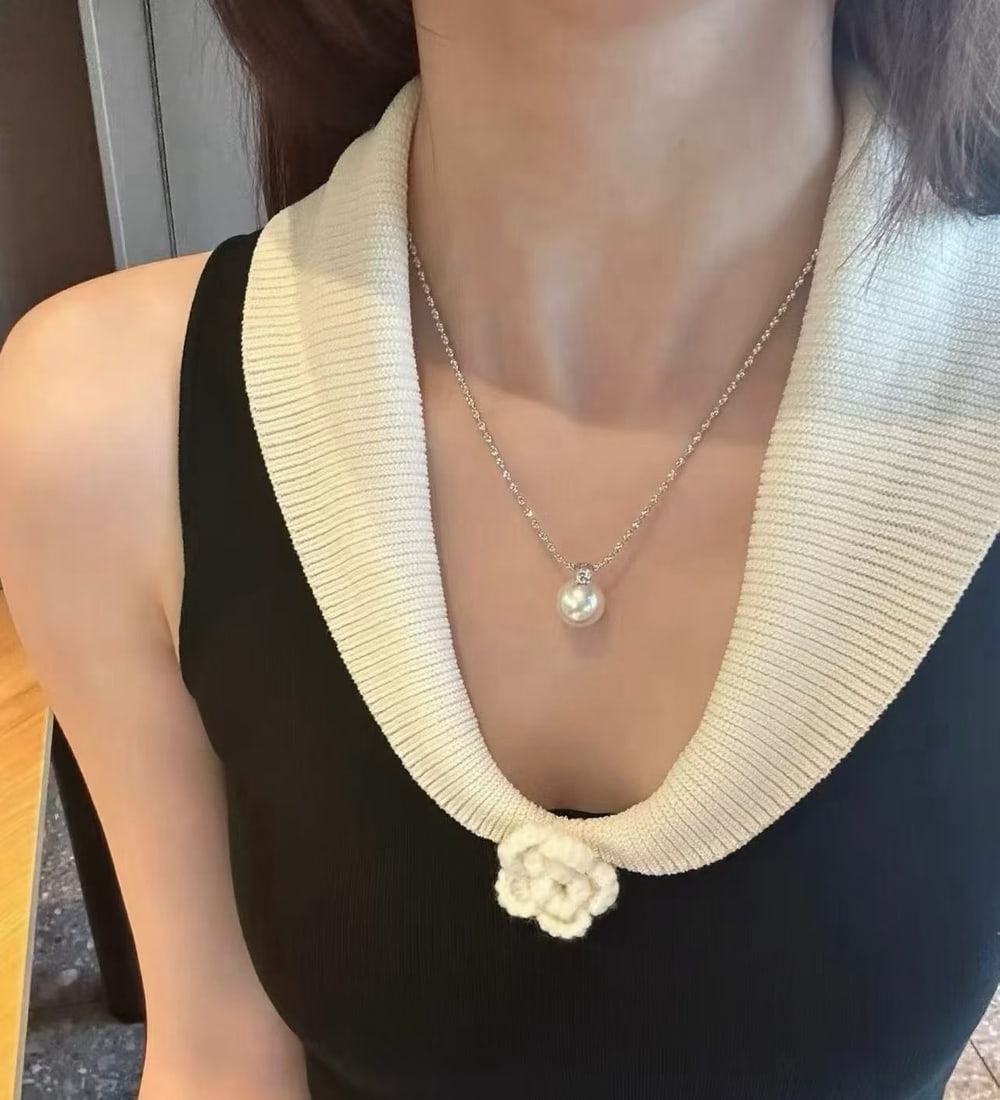 White South Sea Pearl Pendant with Minor Blemishes - 5