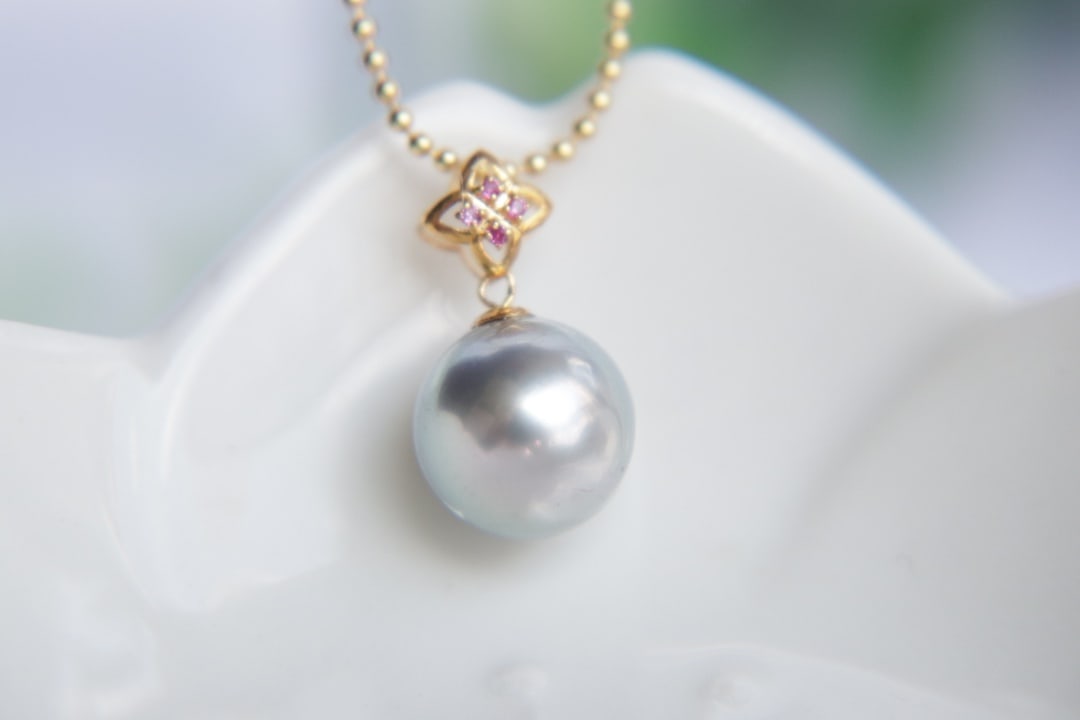 18K Gold Tahitian Pearl Pendant - 9