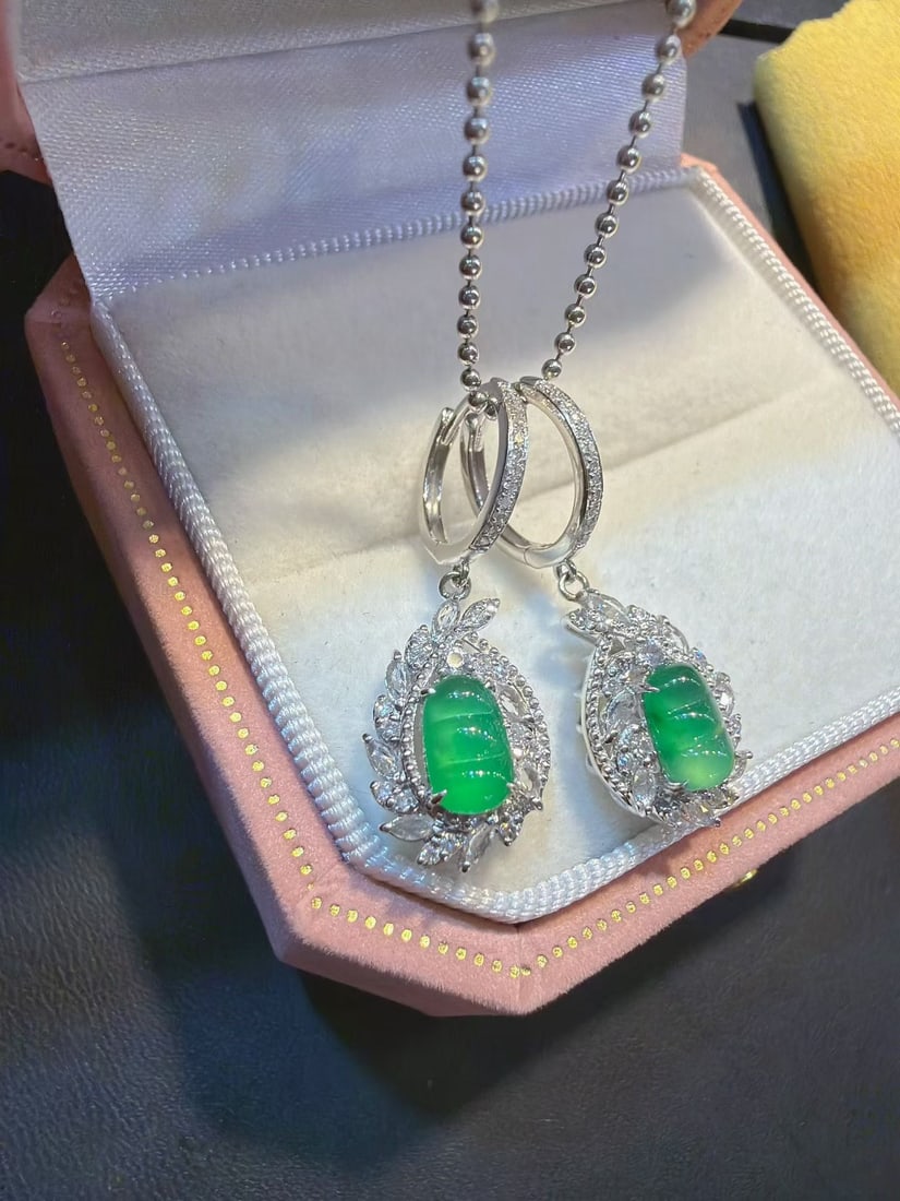 18K Gold Jade Earrings - 2