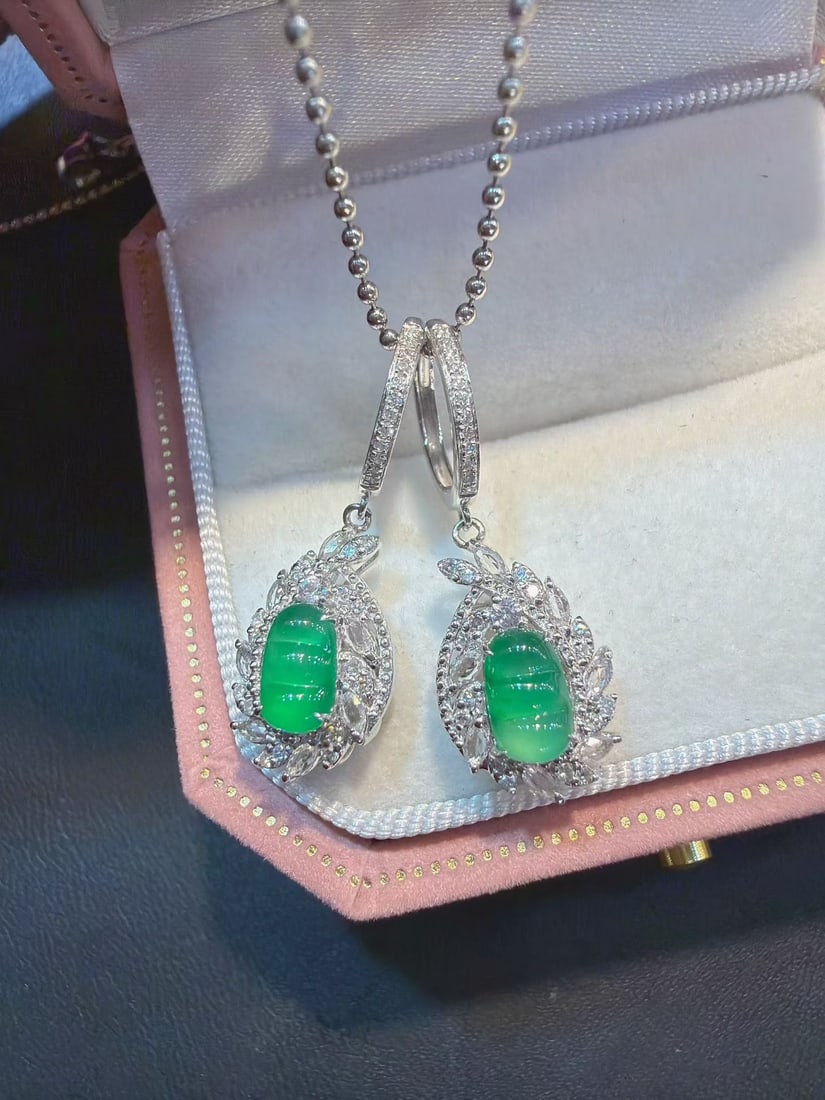 18K Gold Jade Earrings - 3