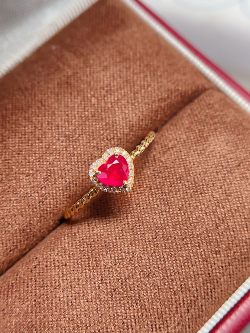 18K Gold Natural Ruby Ring (1 of 5)