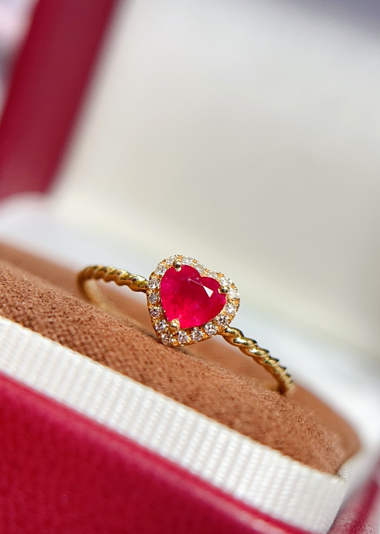 18K Gold Natural Ruby Ring - 4
