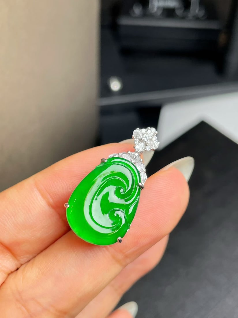 Silver Jadeite Ruyi Pendant - 2