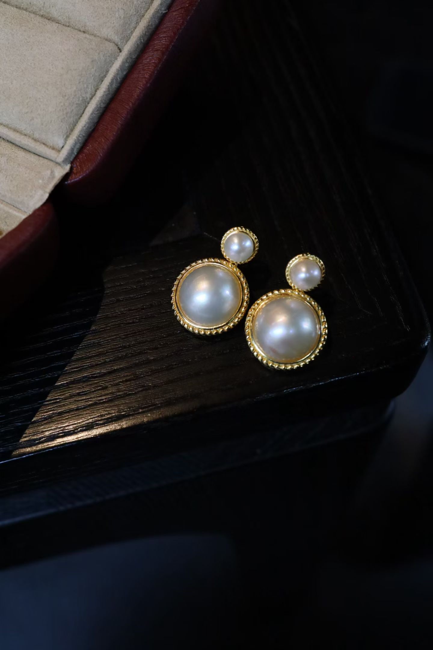 Natural Seawater Mabe Pearl Earrings - 3