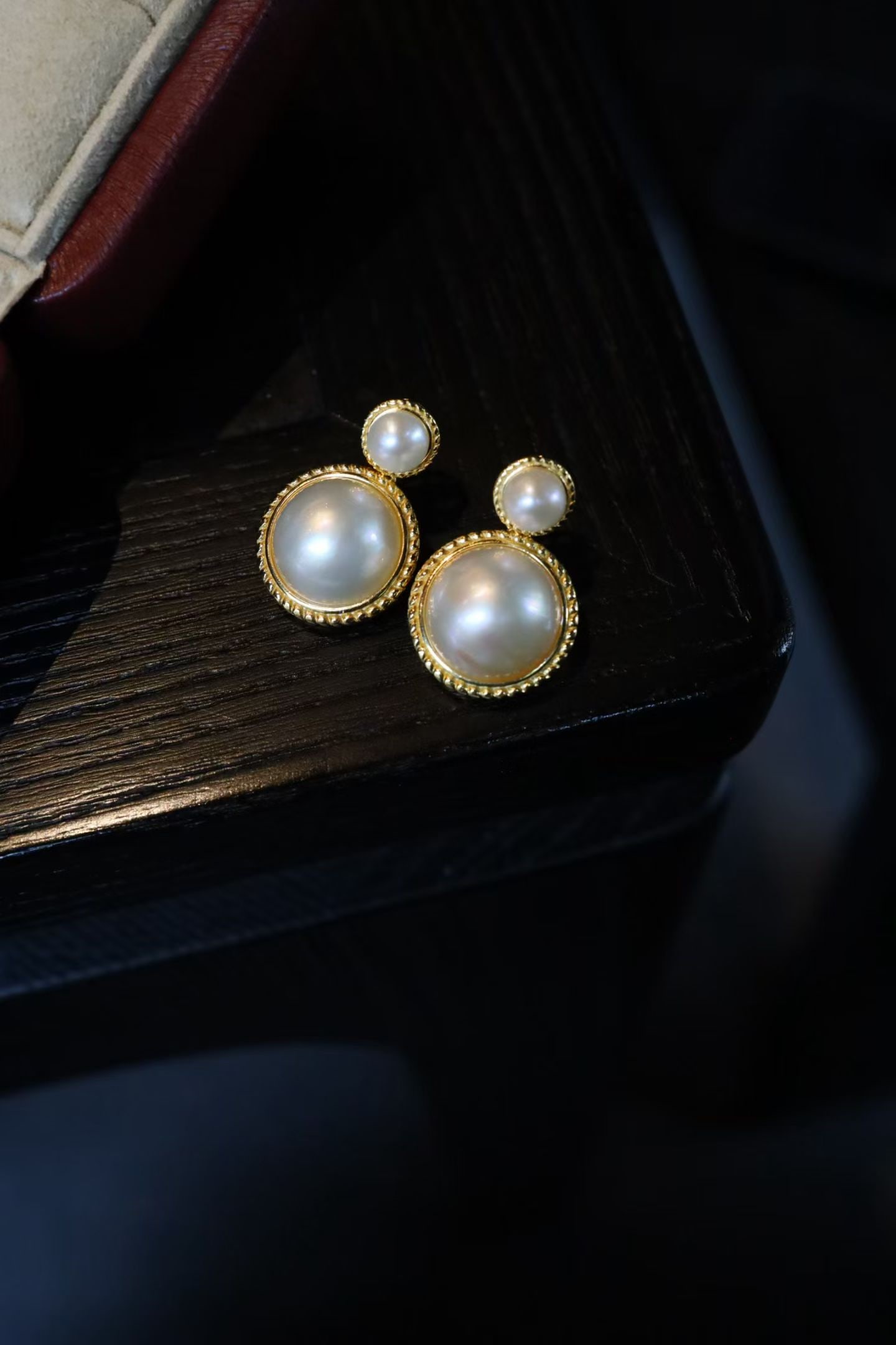 Natural Seawater Mabe Pearl Earrings - 4