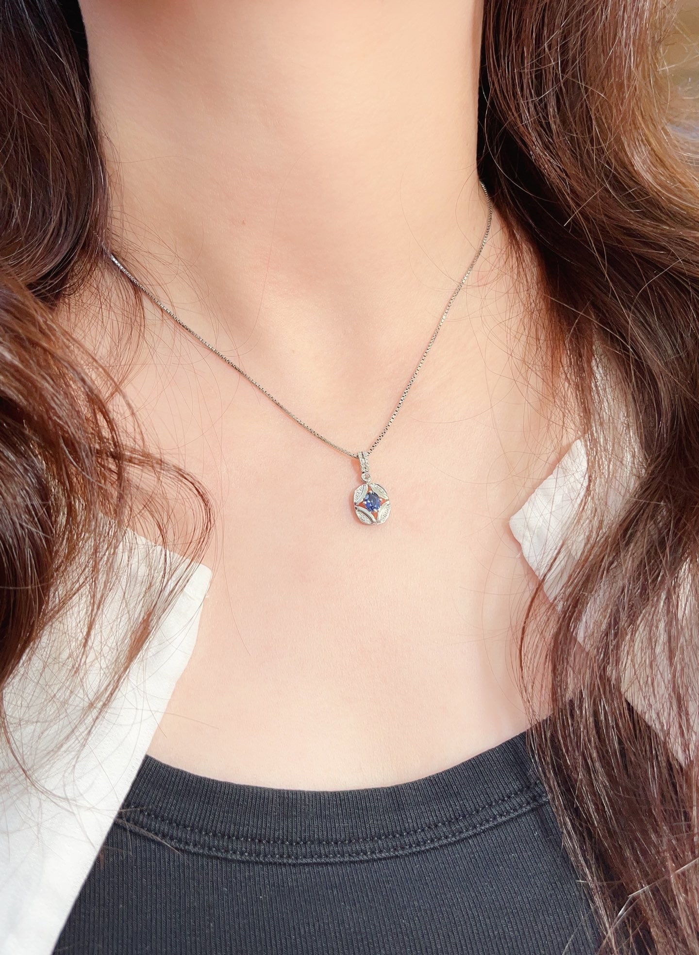 18K Gold Sapphire Pendant - 5