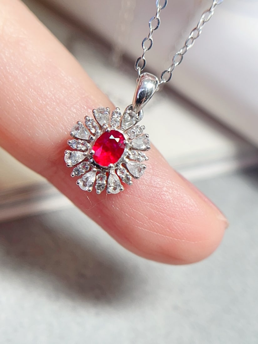 18K Gold Pigeon's Blood Red Ruby Pendant - 3