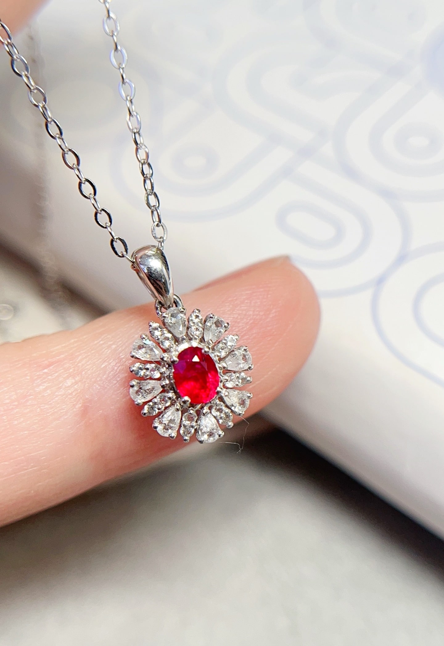 18K Gold Pigeon's Blood Red Ruby Pendant - 4