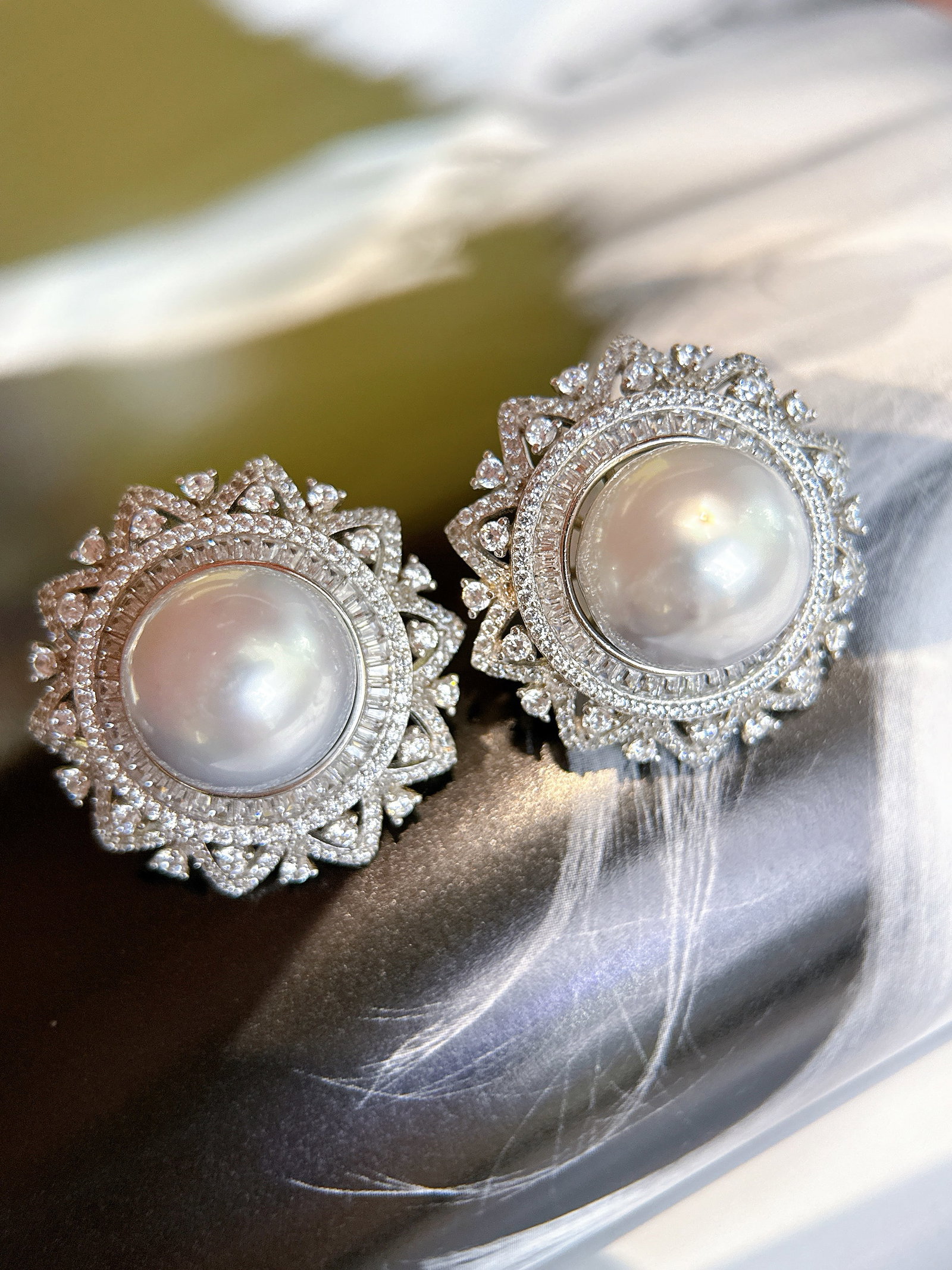Cool Light White Pearl Earrings - 3
