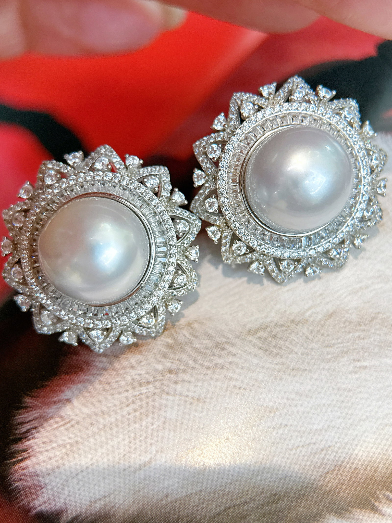 Cool Light White Pearl Earrings - 5