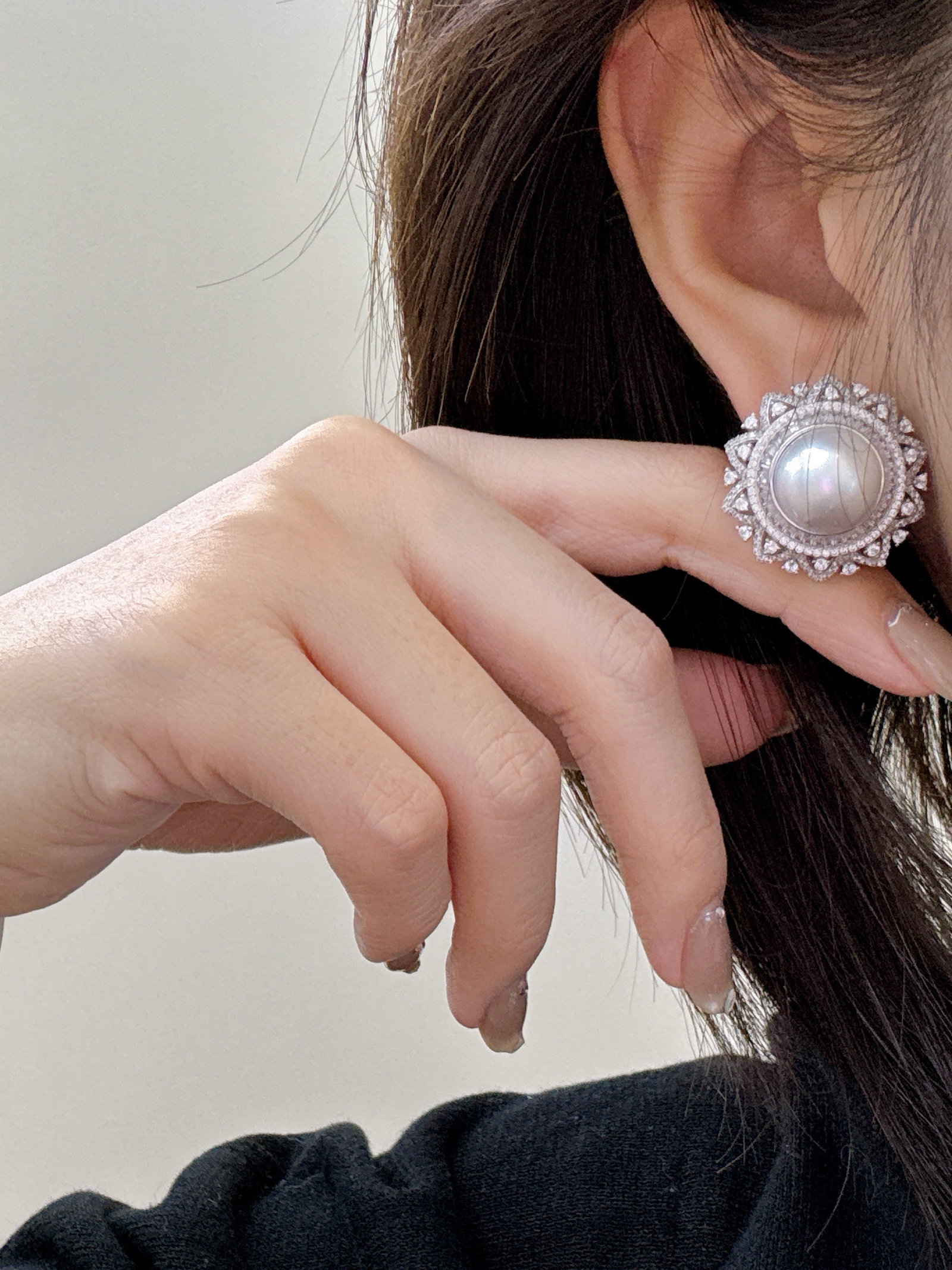 Cool Light White Pearl Earrings - 6