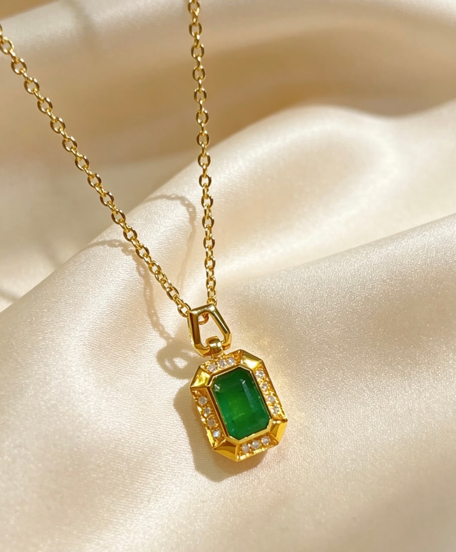 18K Gold Emerald Pendant - 2