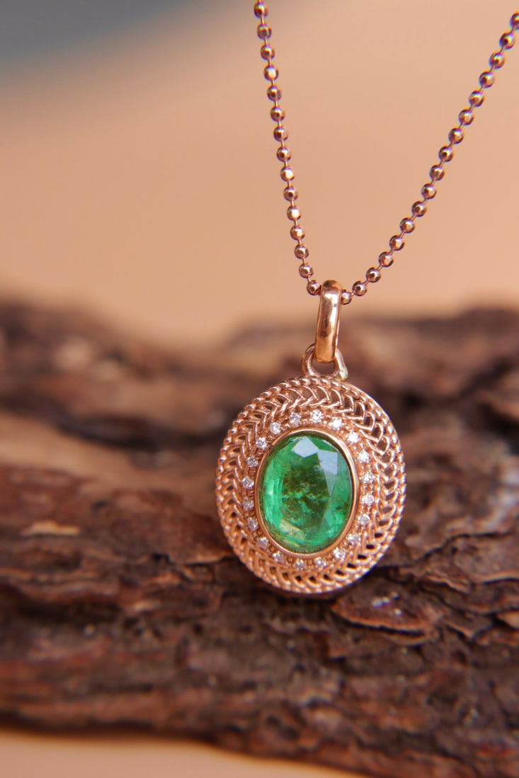 18K Gold Natural Emerald Pendant - 6