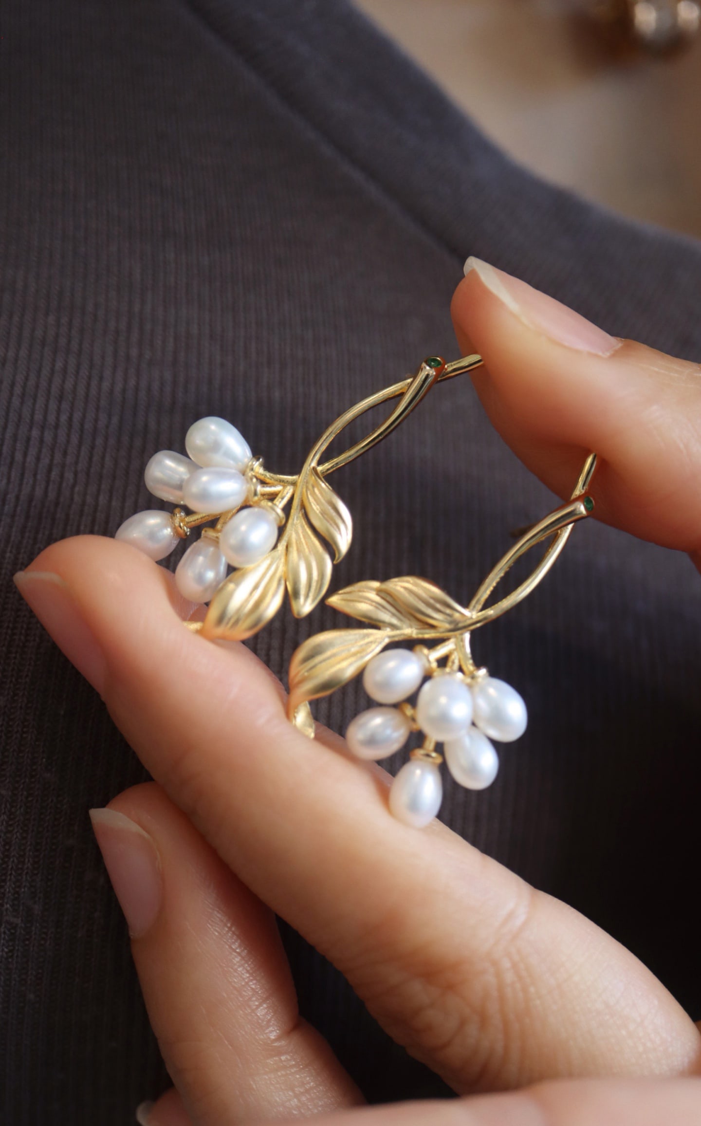 Natural Pearl Earrings: Title: Natural Pearl Earrings Description: These earrings feature natural pearls with an elegant luster. The simple and elegant design is suitable for various occasions. The earrings are made of s925 