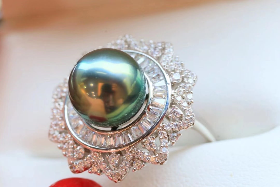 S925 Silver Peacock Green Pearl Ring - 5
