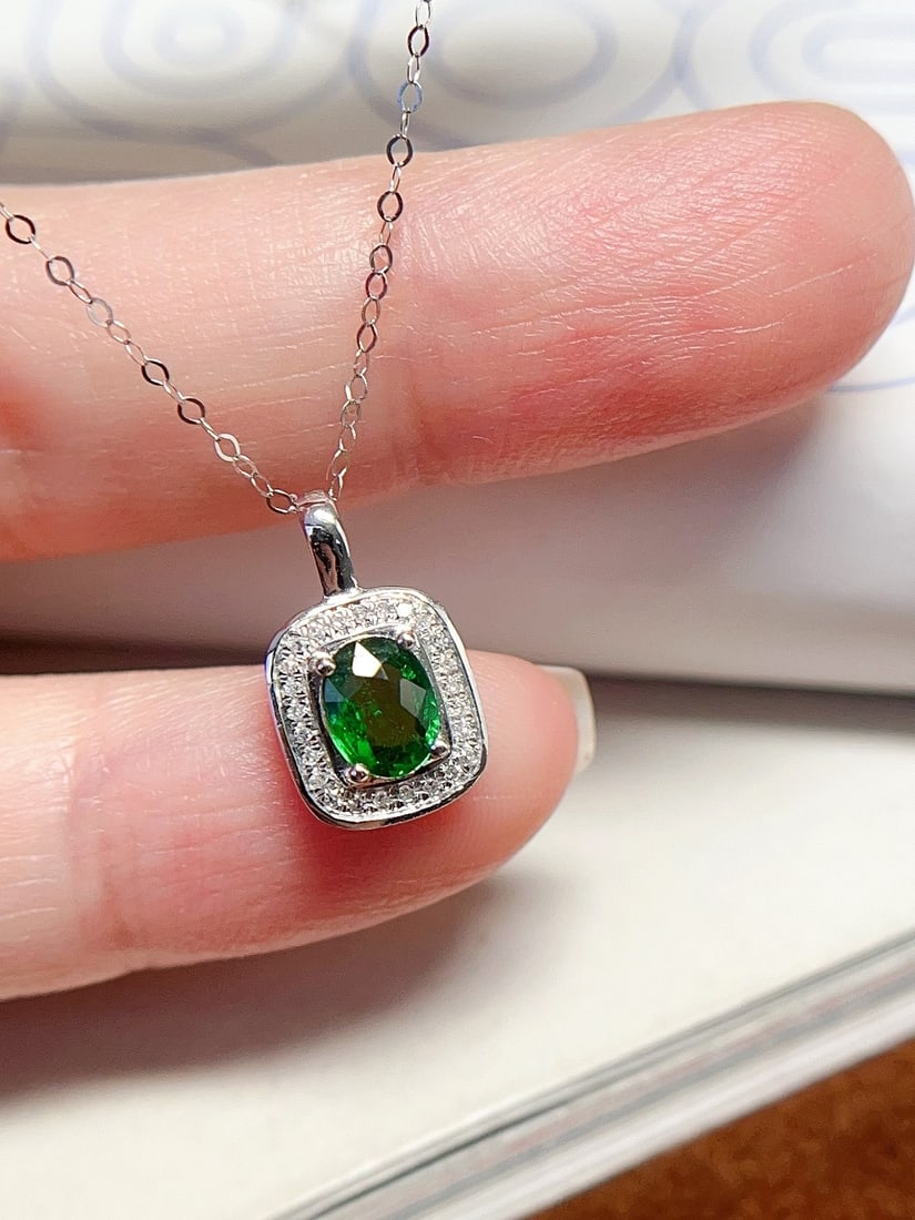 18k gold tsavorite clavicle necklace - 3