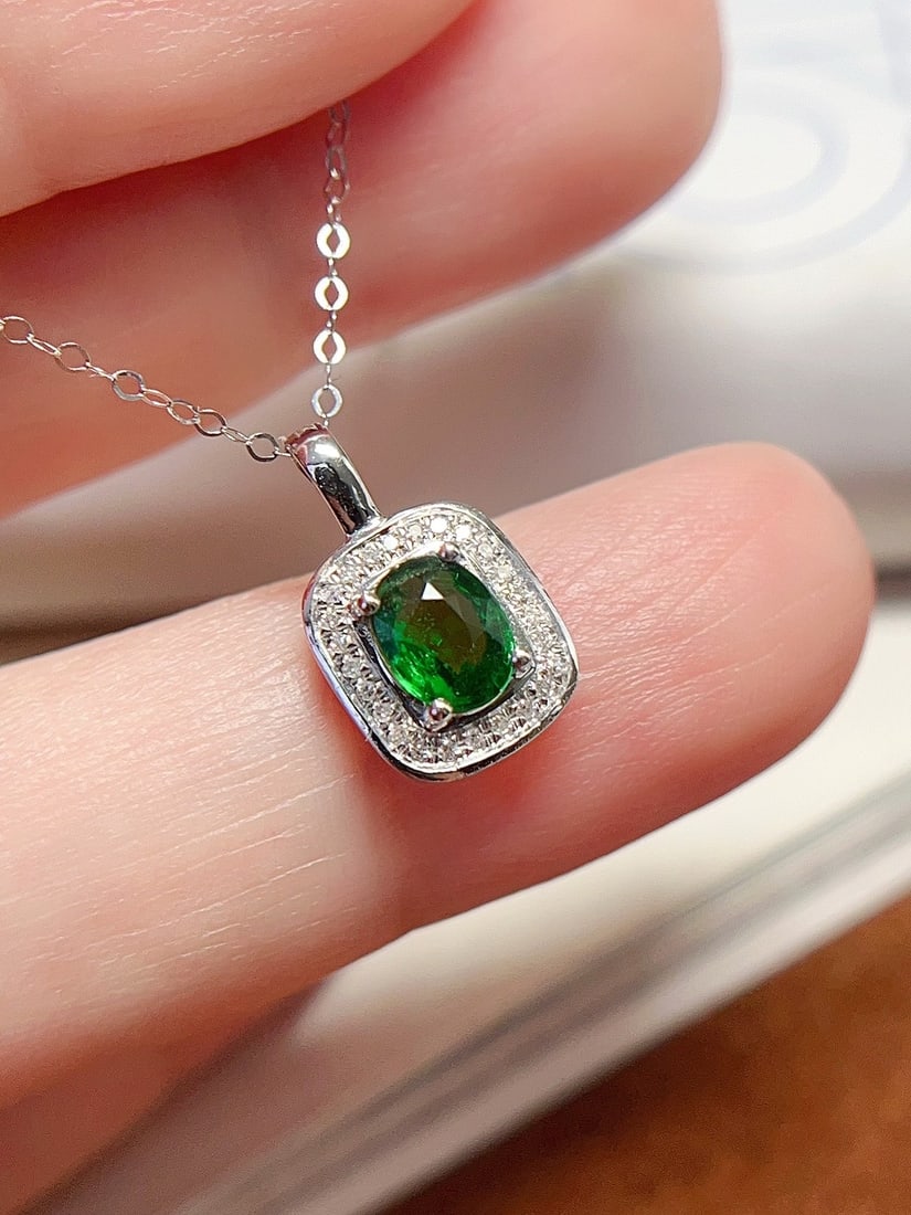 18k gold tsavorite clavicle necklace - 4