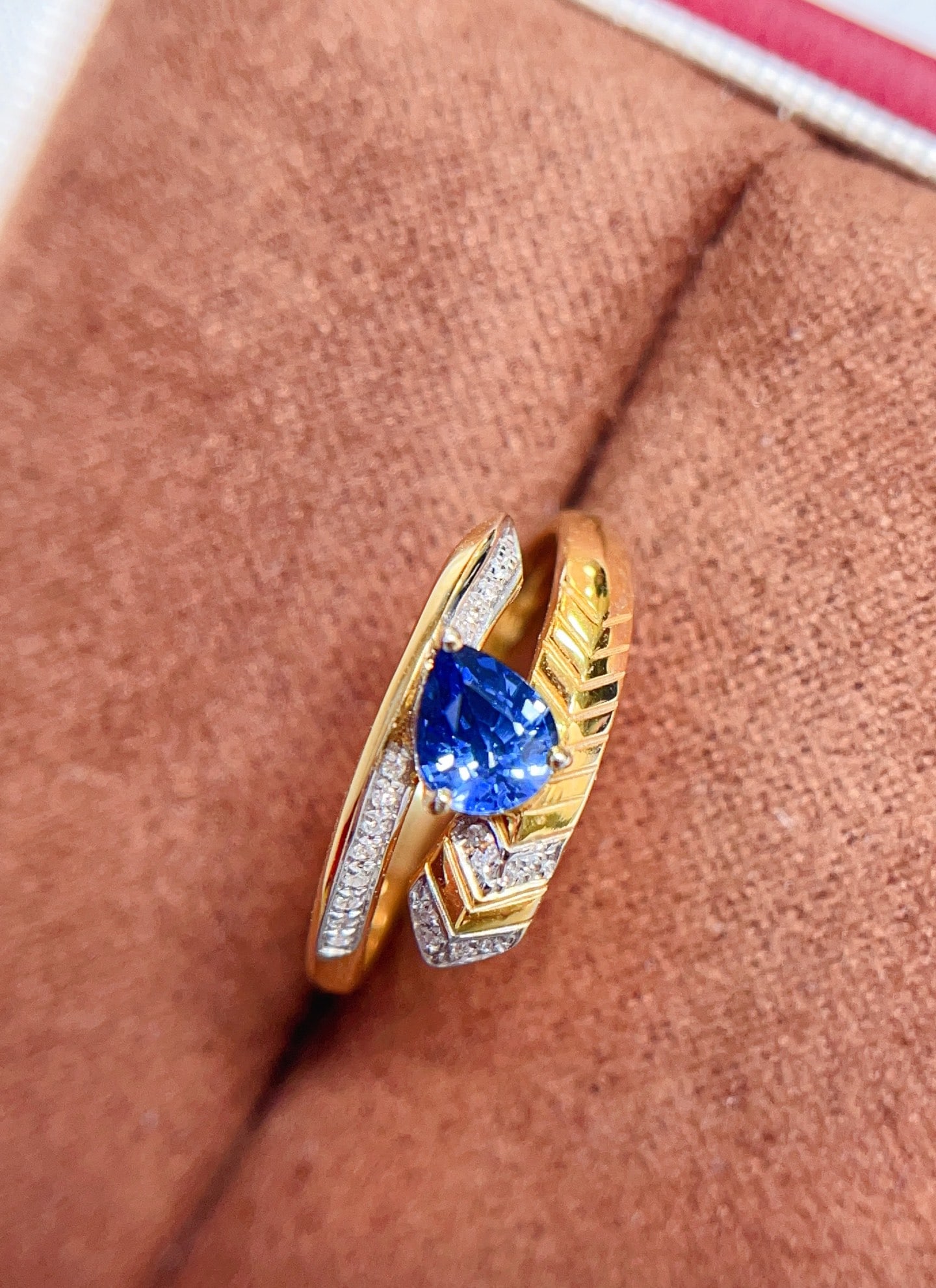 18K Gold Sapphire Ring - 3