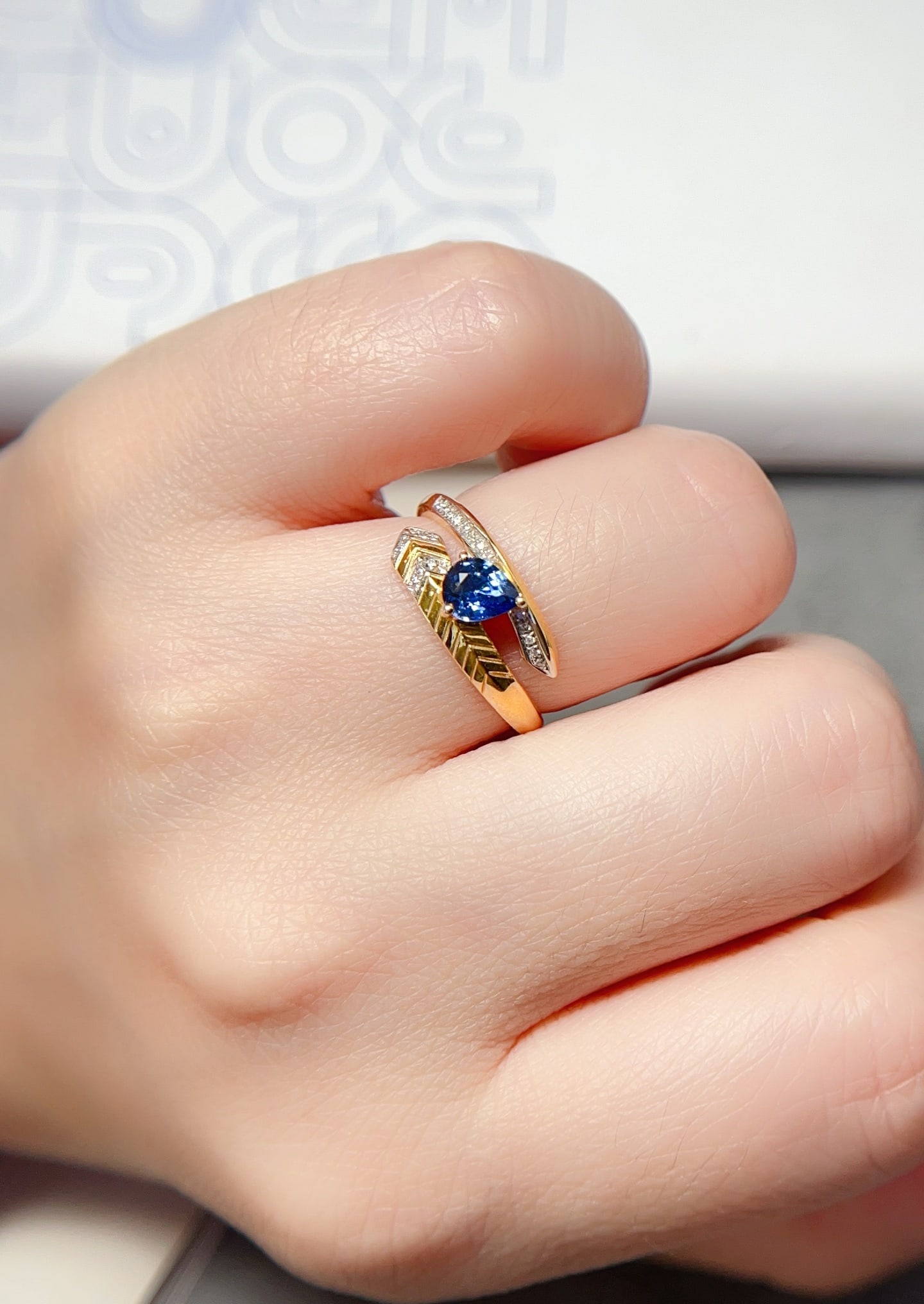 18K Gold Sapphire Ring - 5