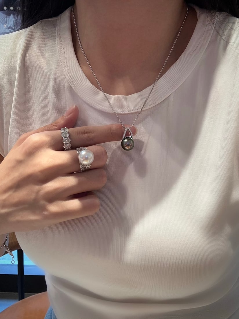 Tahitian Saltwater Pearl Pendant - 4