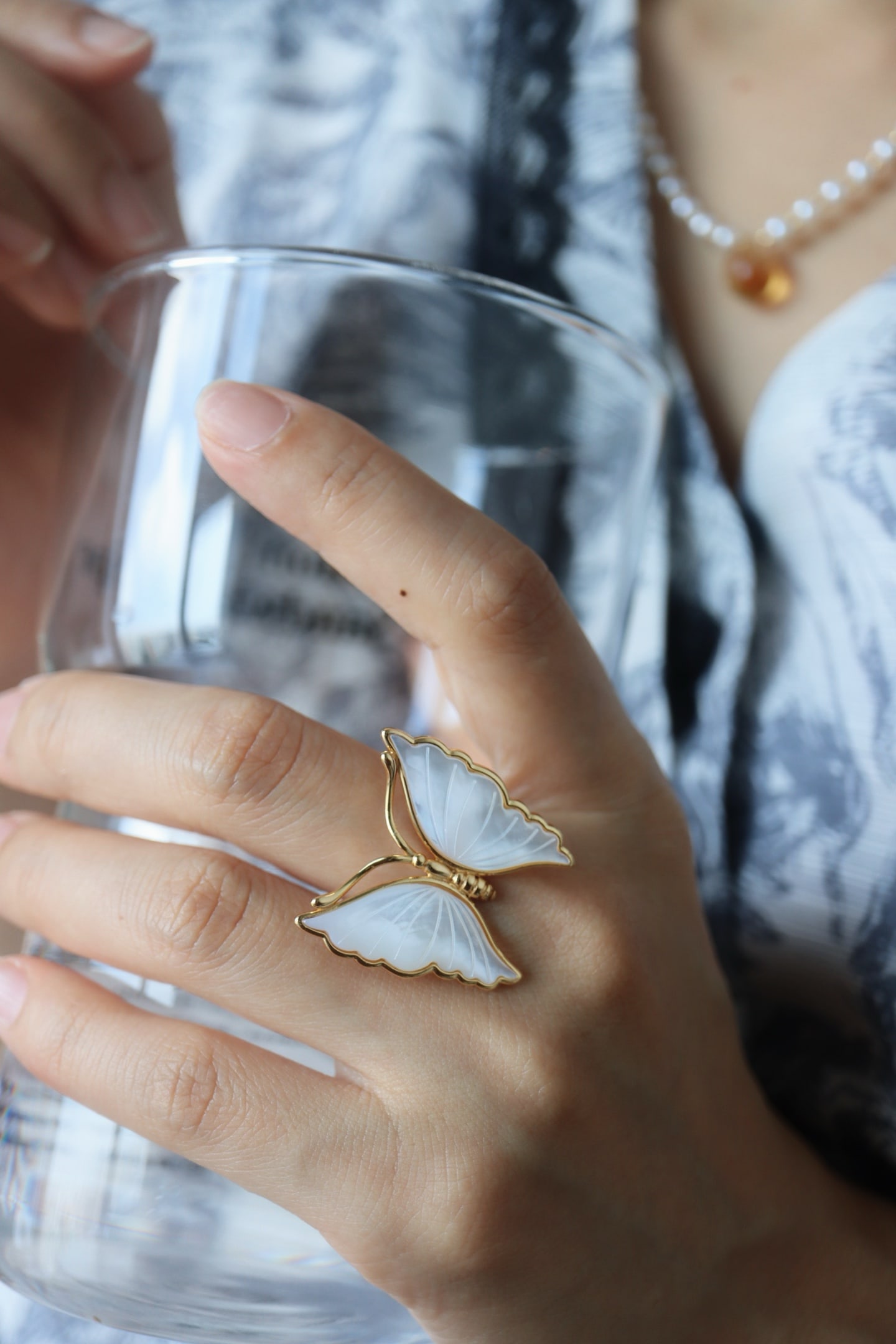 Seawater White Mother-of-Pearl Ring - 7