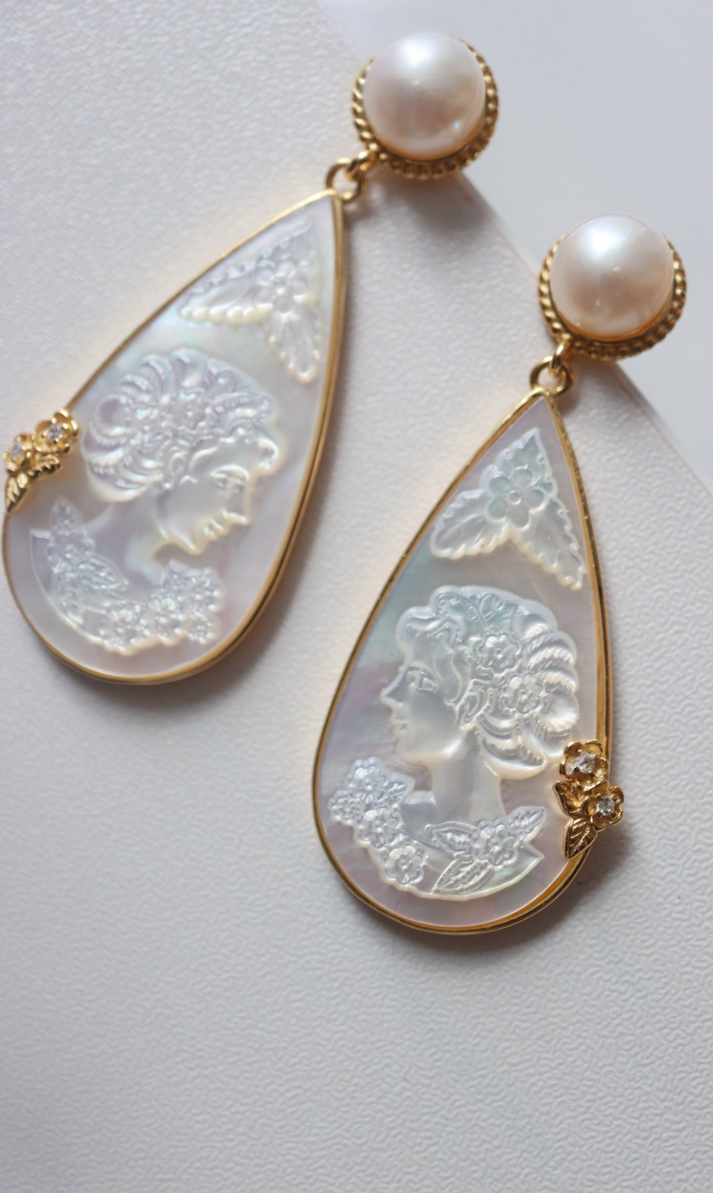 Natural White Mother-of-Pearl Earrings - 2