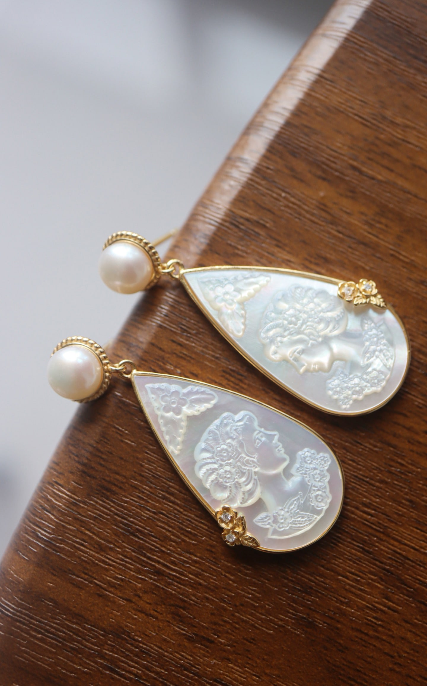 Natural White Mother-of-Pearl Earrings - 3