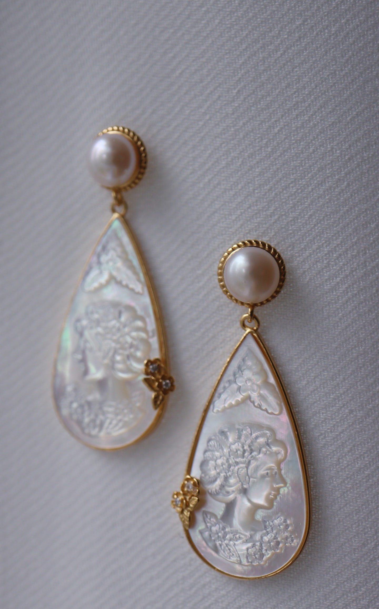 Natural White Mother-of-Pearl Earrings - 4