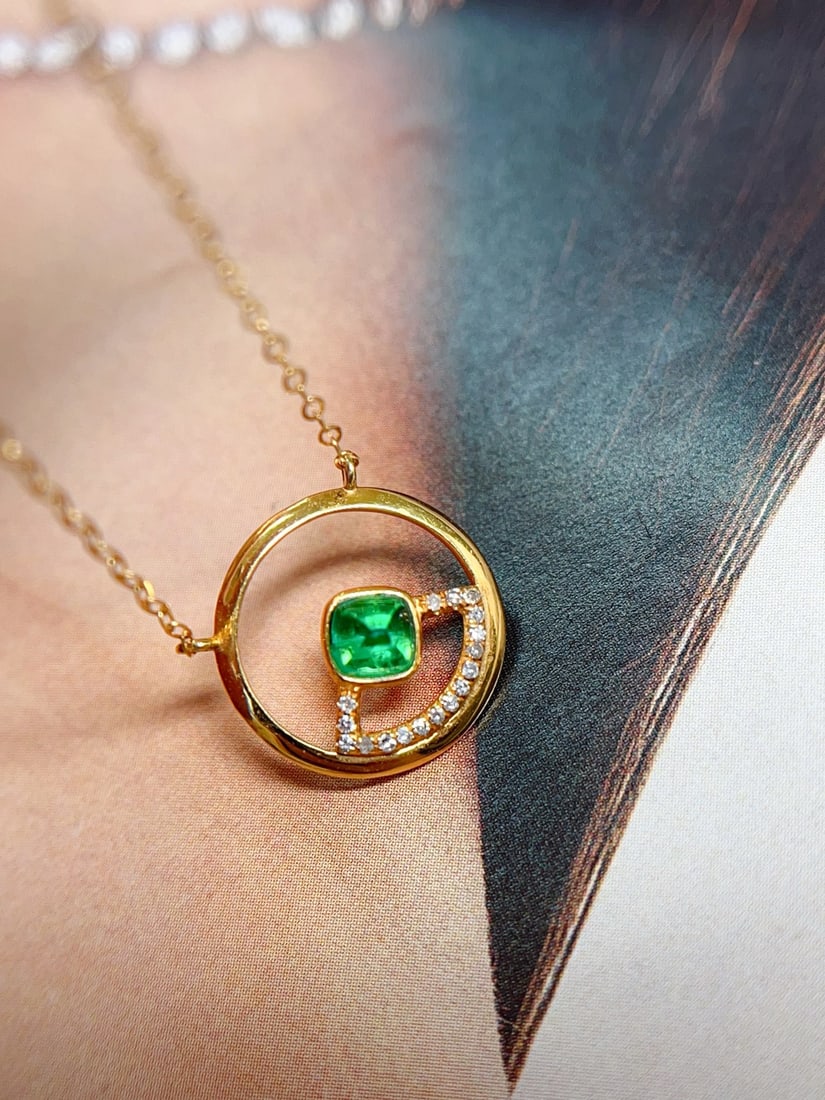 18k Gold Emerald Necklace - 4