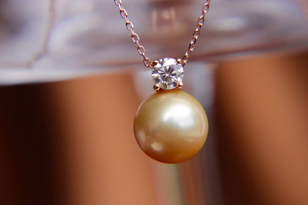 18K Gold Saltwater Pearl Pendant - 2