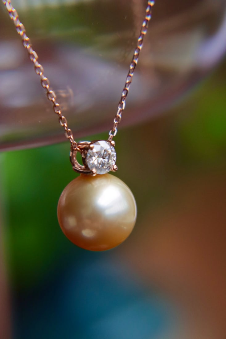 18K Gold Saltwater Pearl Pendant - 6