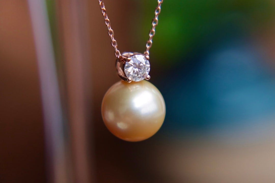 18K Gold Saltwater Pearl Pendant - 7
